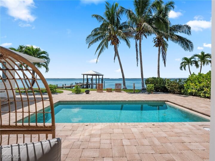 Property Photo:  1209 Coconut Drive  FL 33901 