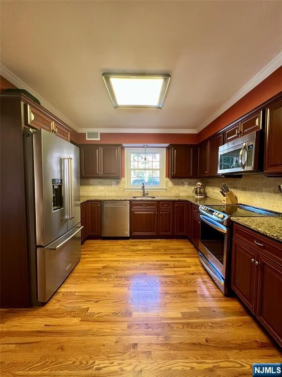 Property Photo: 3 Beacon Hill Commons NJ 07442