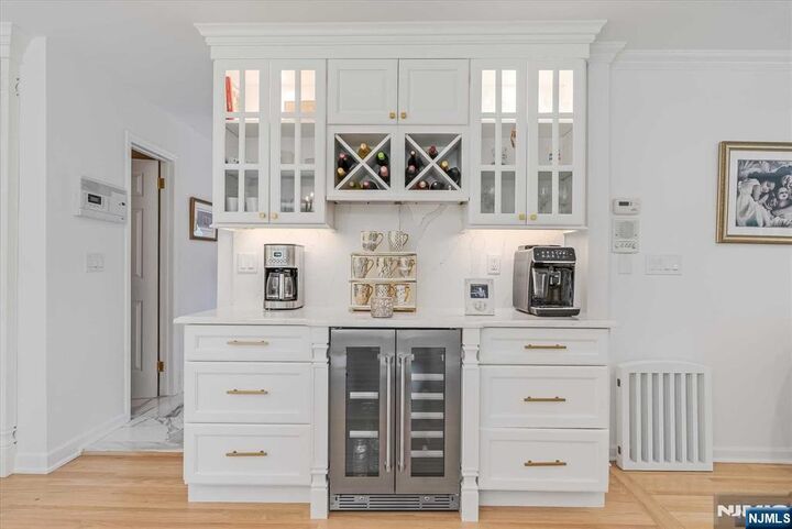 Property Photo: 7 Lookout Point Trail NJ 07512