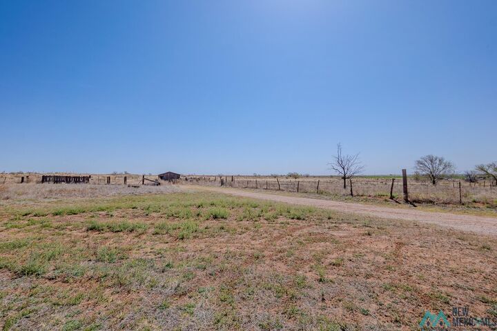Property Photo:  305 S Roosevelt Road O Road  NM 88130 
