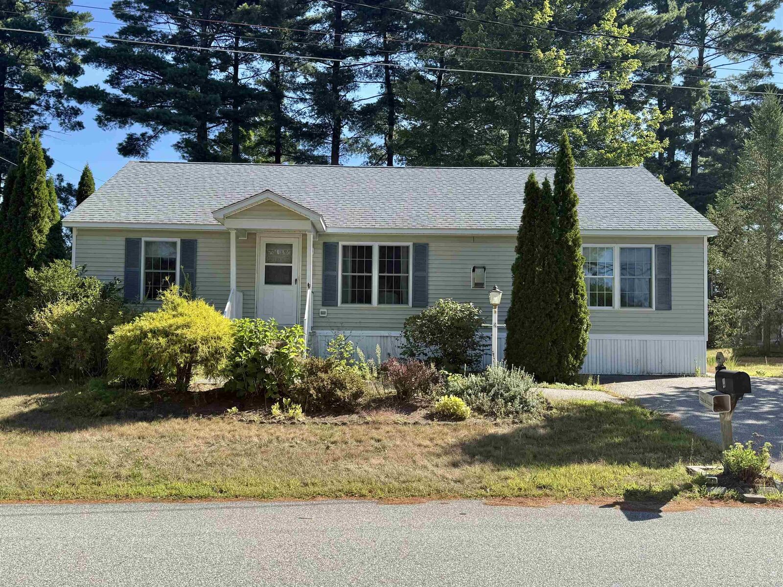 Property Photo:  4 Highridge Trail  NH 03301 
