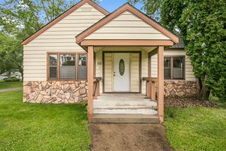 Property Photo:  110 E Ash Street  MN 56374 