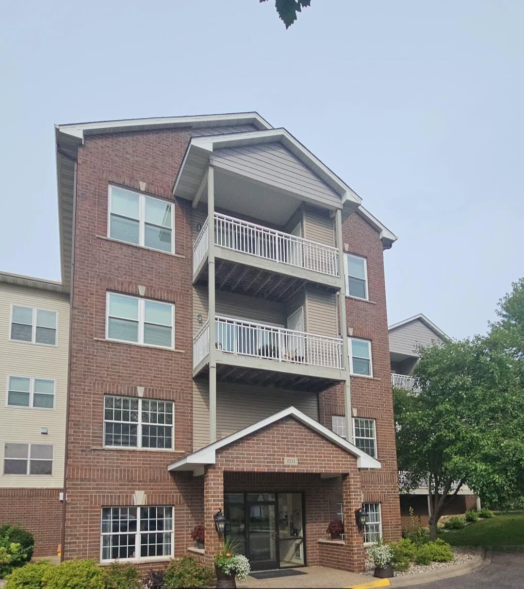 Property Photo: 2231 Penn Place 120 MN 55109