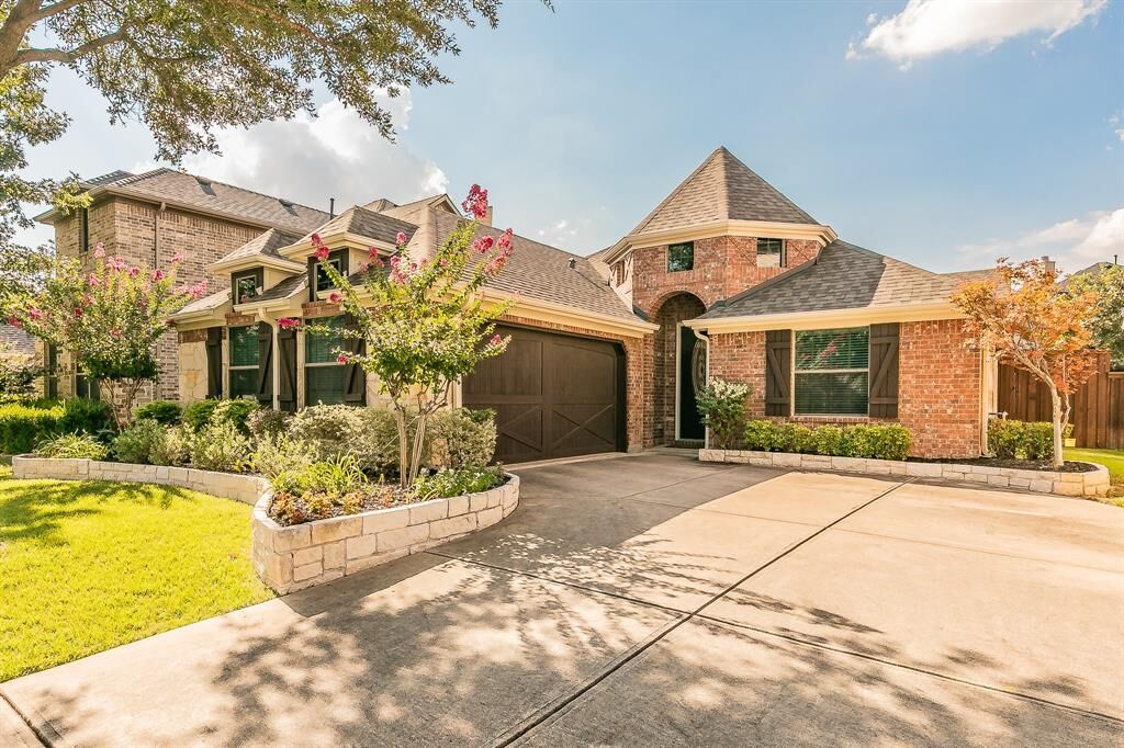 Property Photo:  513 Eagle Glen Lane  TX 76248