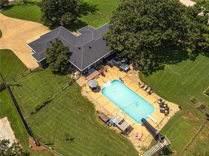Property Photo: 12136 Bedrock Lane AR 72712