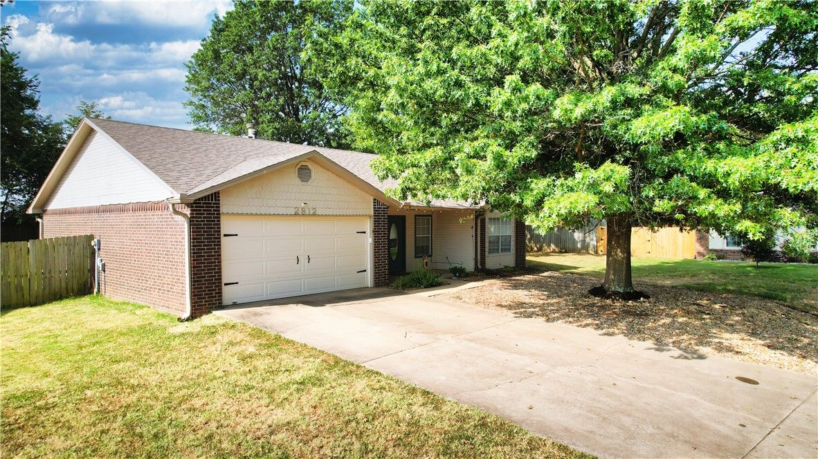 Property Photo: 2812 Center Street AR 72756