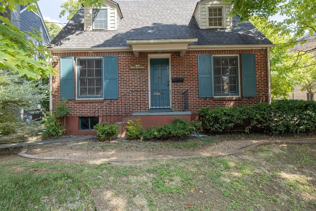 Property Photo: 204 East Avenue AR 72701