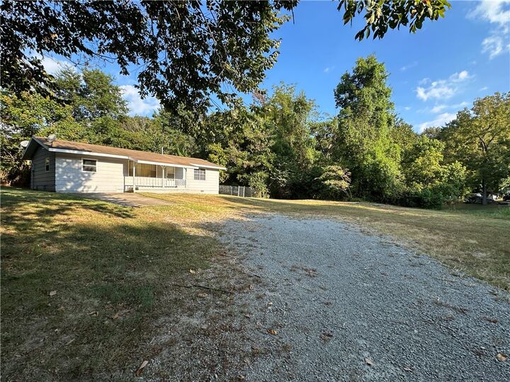 Property Photo: 201 N 7th Street AR 72634