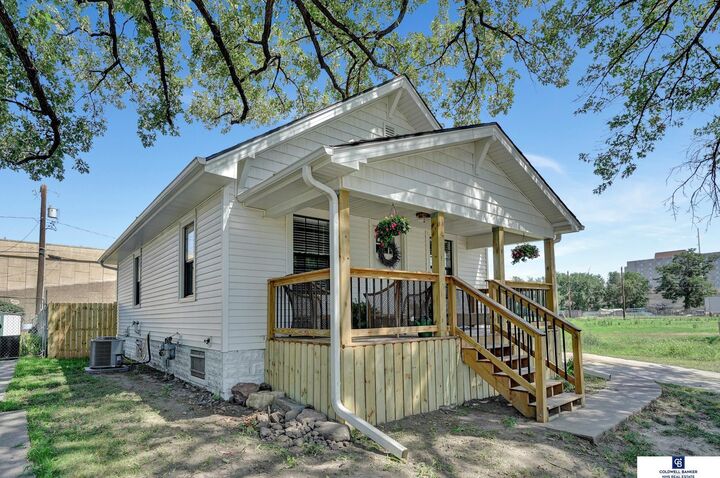 Property Photo:  1438 N 15th Street  NE 68508 