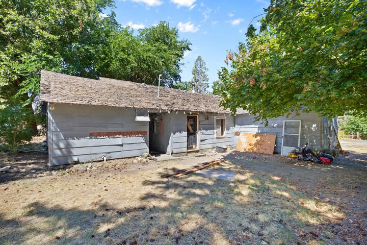 Property Photo: 2011 Camp Baker Road N/A OR 97501