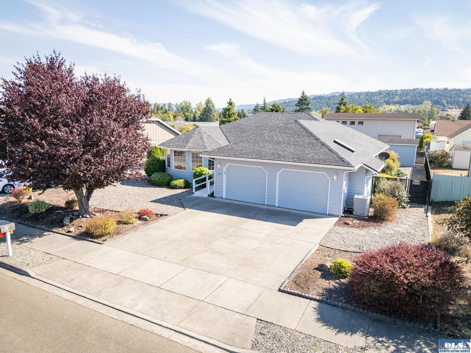 Property Photo: 921 E Willow WA 98382