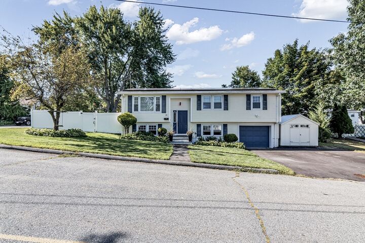 Property Photo:  29 Glenwood Dr  MA 01843 