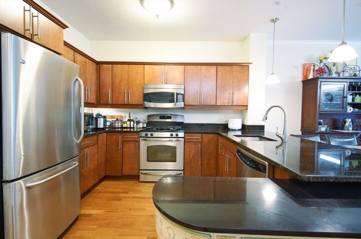 Property Photo:  35 Commonwealth Ave 404  MA 02467 