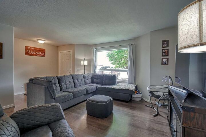 Property Photo: 402 Eagleview Place NW AB T1V 1Y6