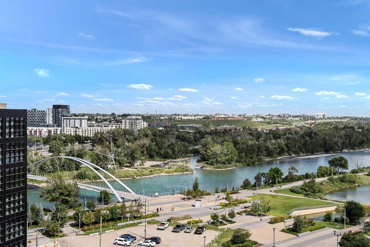 Property Photo:  615 6 Avenue SE 1107  AB T2G 1S2 