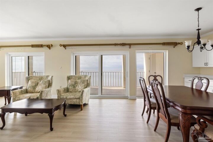 Property Photo: 615 Bayshore Dr 501 FL 32507