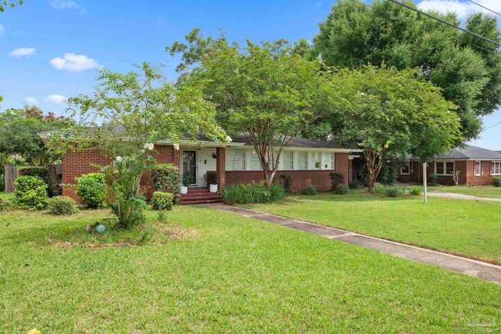 Property Photo: 1804 E Baars St FL 32503