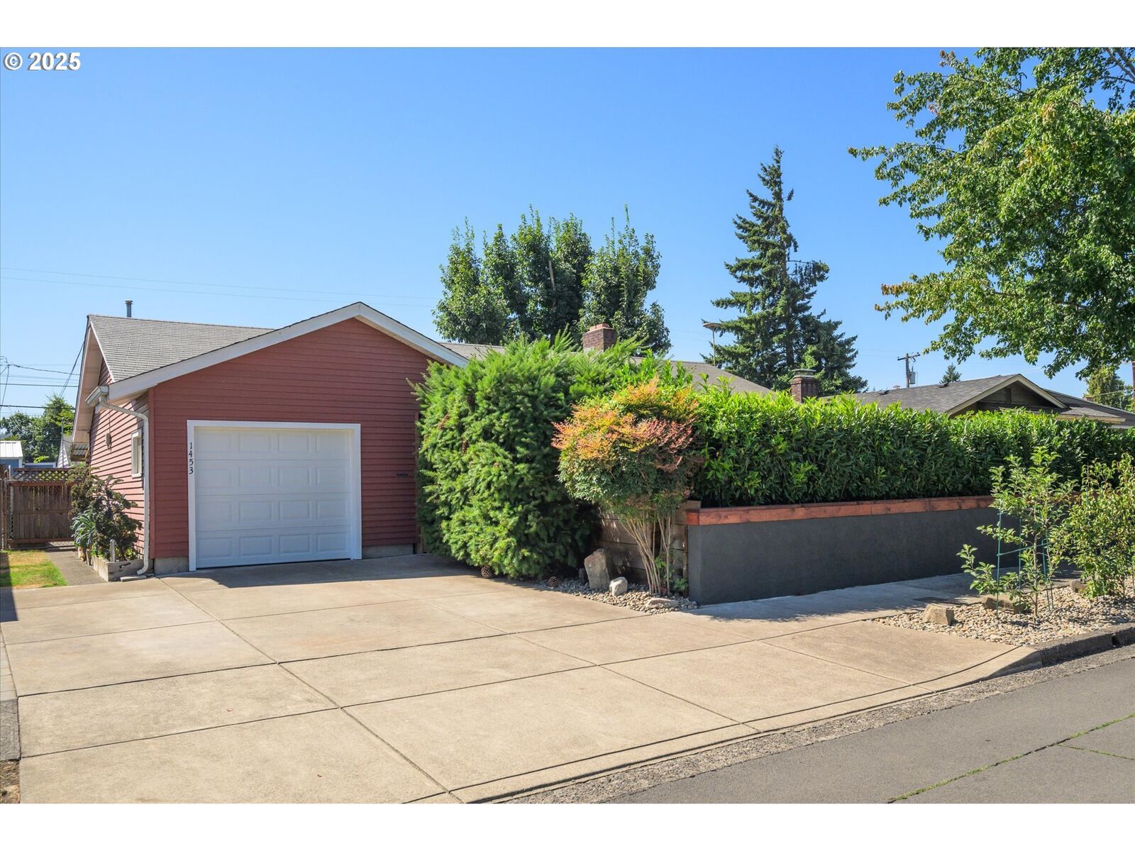 Property Photo: 1453 Quinalt St OR 97477