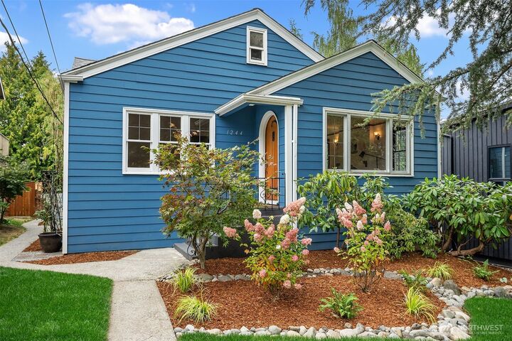 Property Photo:  1244 NE 96th Street  WA 98115 