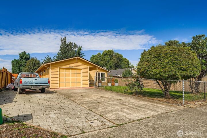 Property Photo: 2916 58th Avenue NE WA 98422