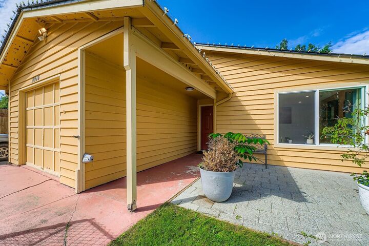 Property Photo: 2916 58th Avenue NE WA 98422
