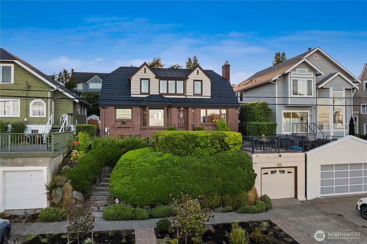 2747  36th Avenue SW  Seattle WA 98126 photo