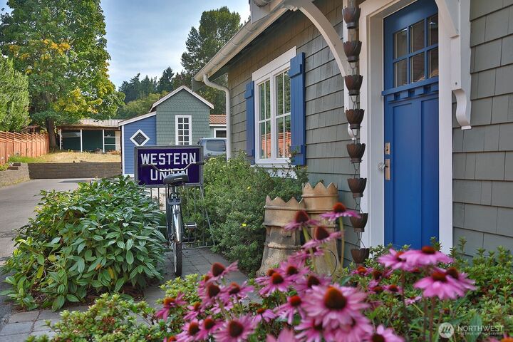 Property Photo: 107 A 6th Street WA 98260