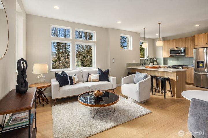 Property Photo: 332 17th Avenue WA 98122