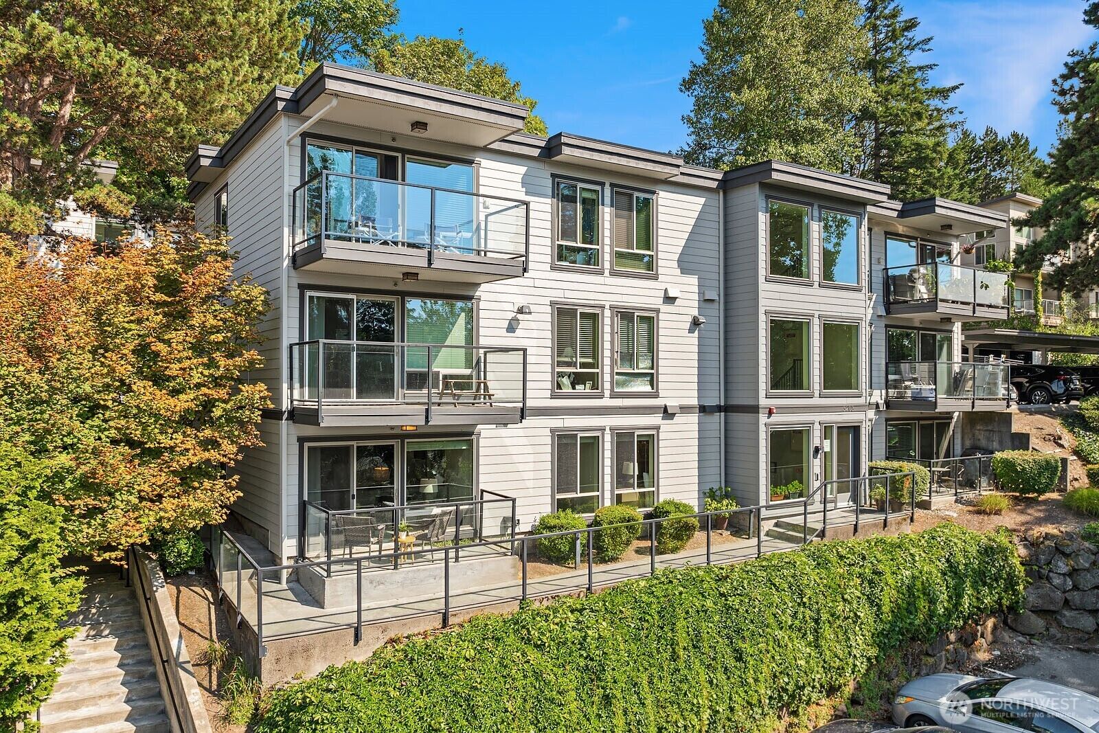 Property Photo: 3208 81st Place SE D102 WA 98040