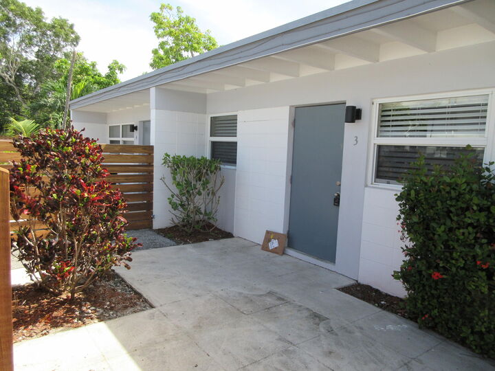 Property Photo: 1234 17th Avenue N 3 FL 33460