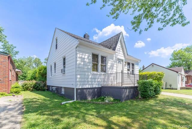 Property Photo: 20892 Dean Street MI 48091