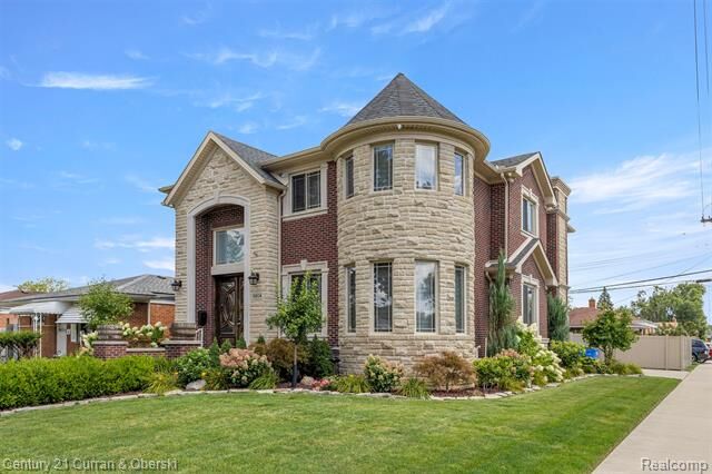 Property Photo: 6804 Centralia Street MI 48127