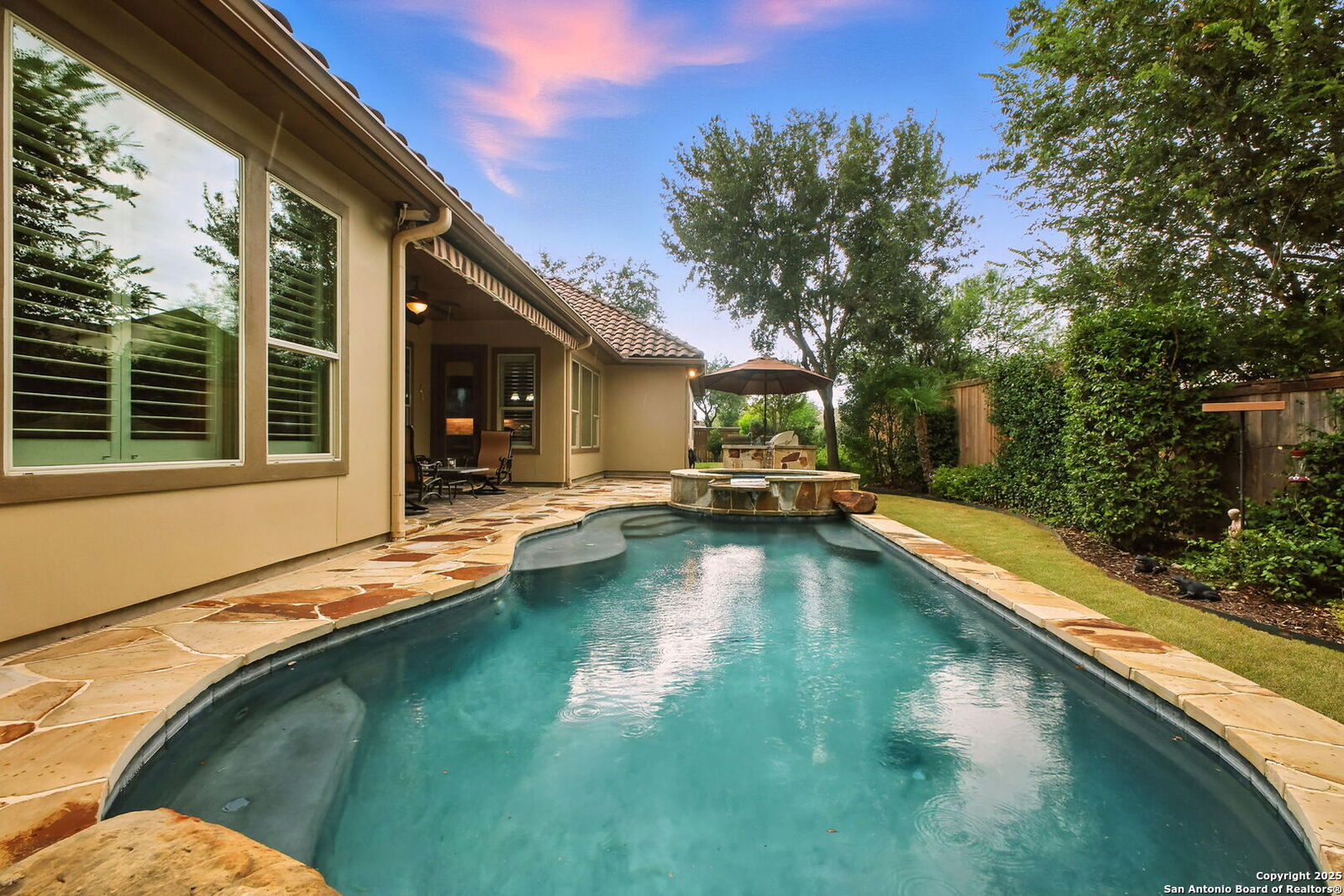 Property Photo: 135 Penns Way TX 78231
