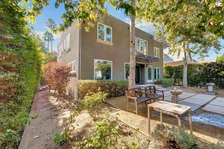 Property Photo: 1901 N Catalina Street CA 90027