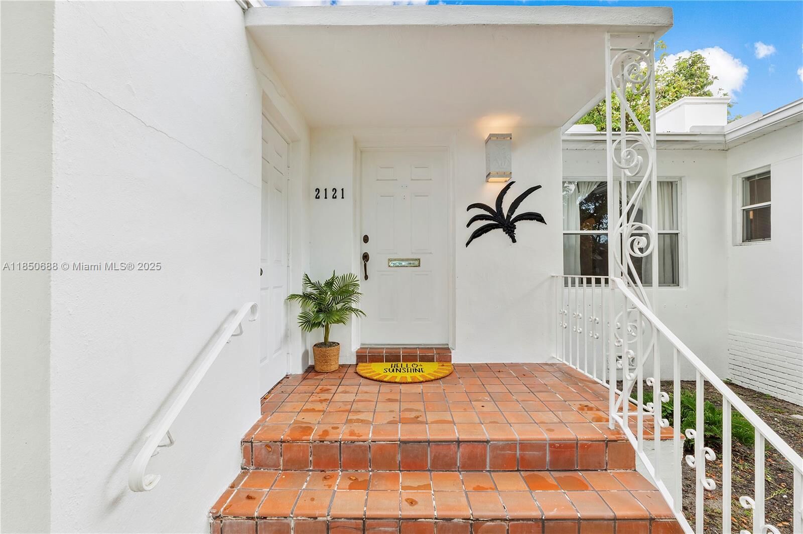 Property Photo: 2121 SW 20th St FL 33145
