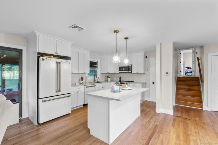 Property Photo: 324 Thorpe Avenue CT 06450