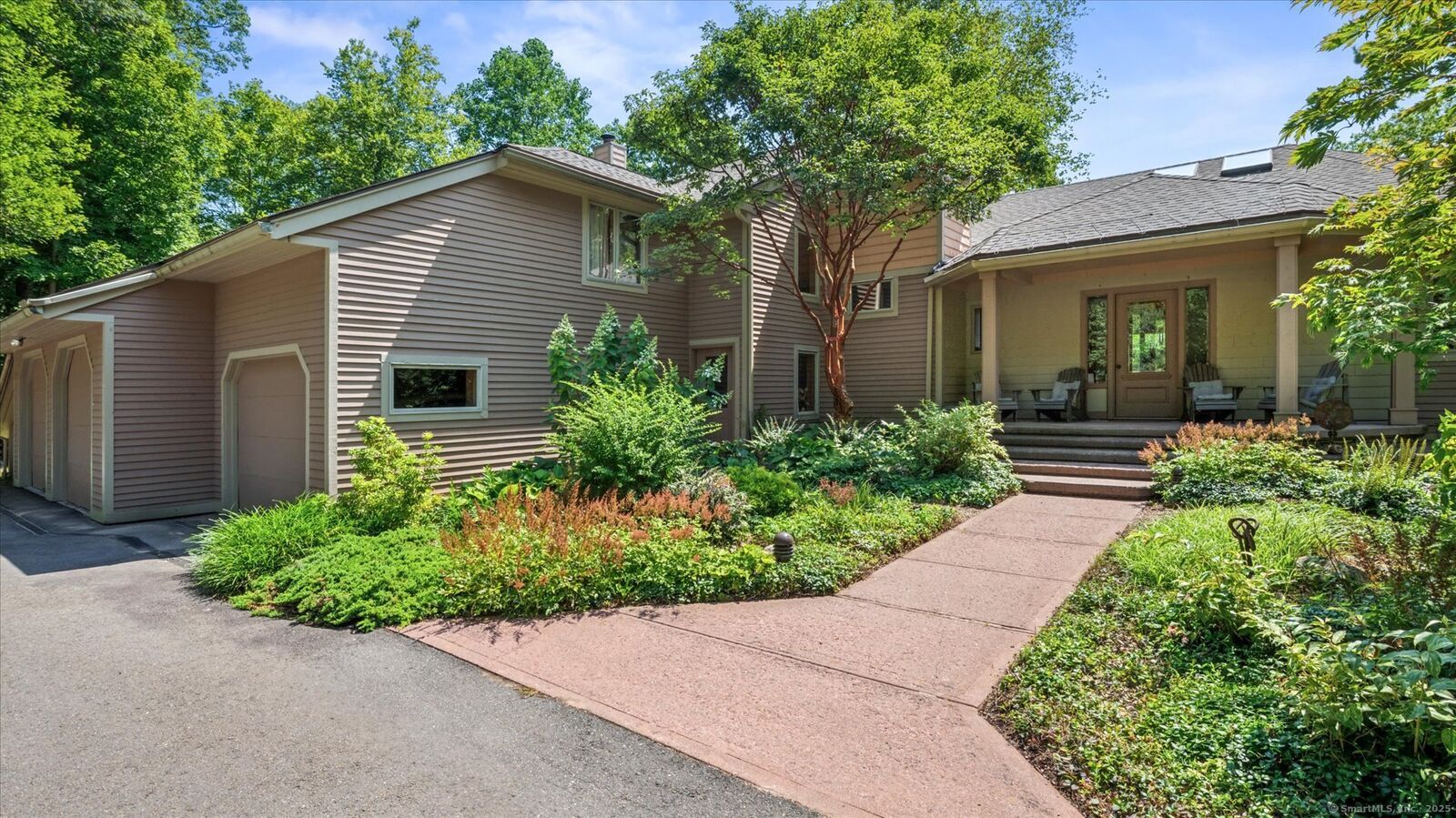 Property Photo:  6 Summerwood Road  CT 06092 