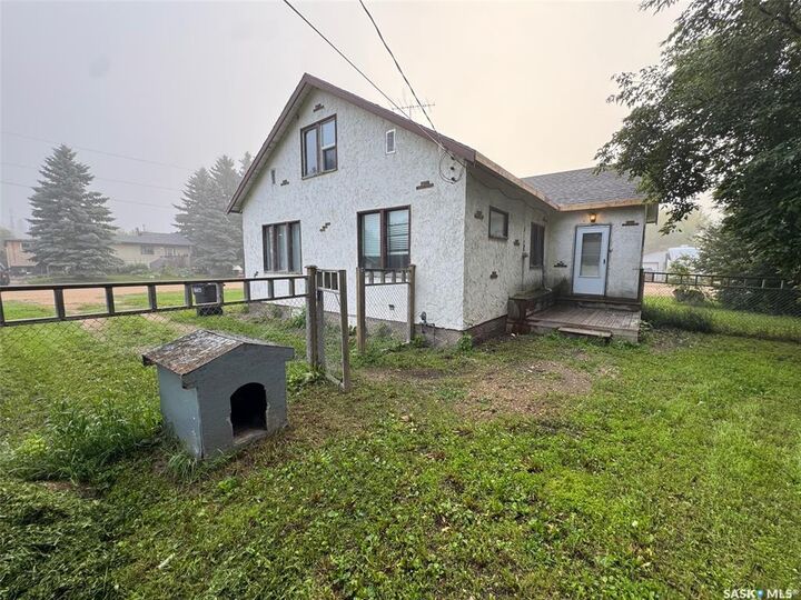 Property Photo: 290 1st Avenue E SK S0K 1N0