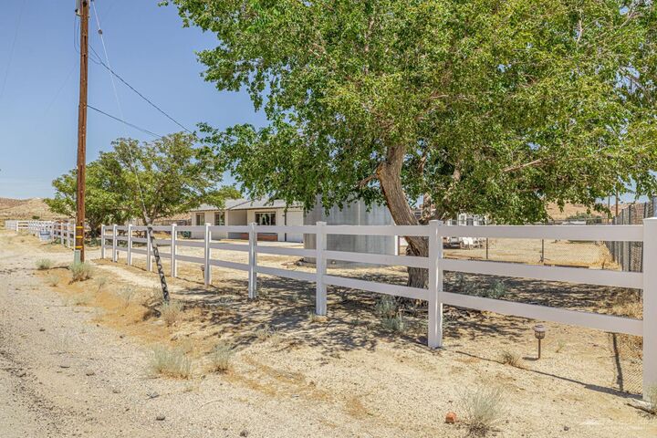 Property Photo: 5200 Mojave Tropico Road CA 93560