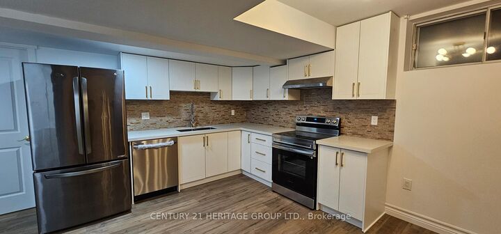 Property Photo: 44 Roosevelt Drive ON L4C 6V4