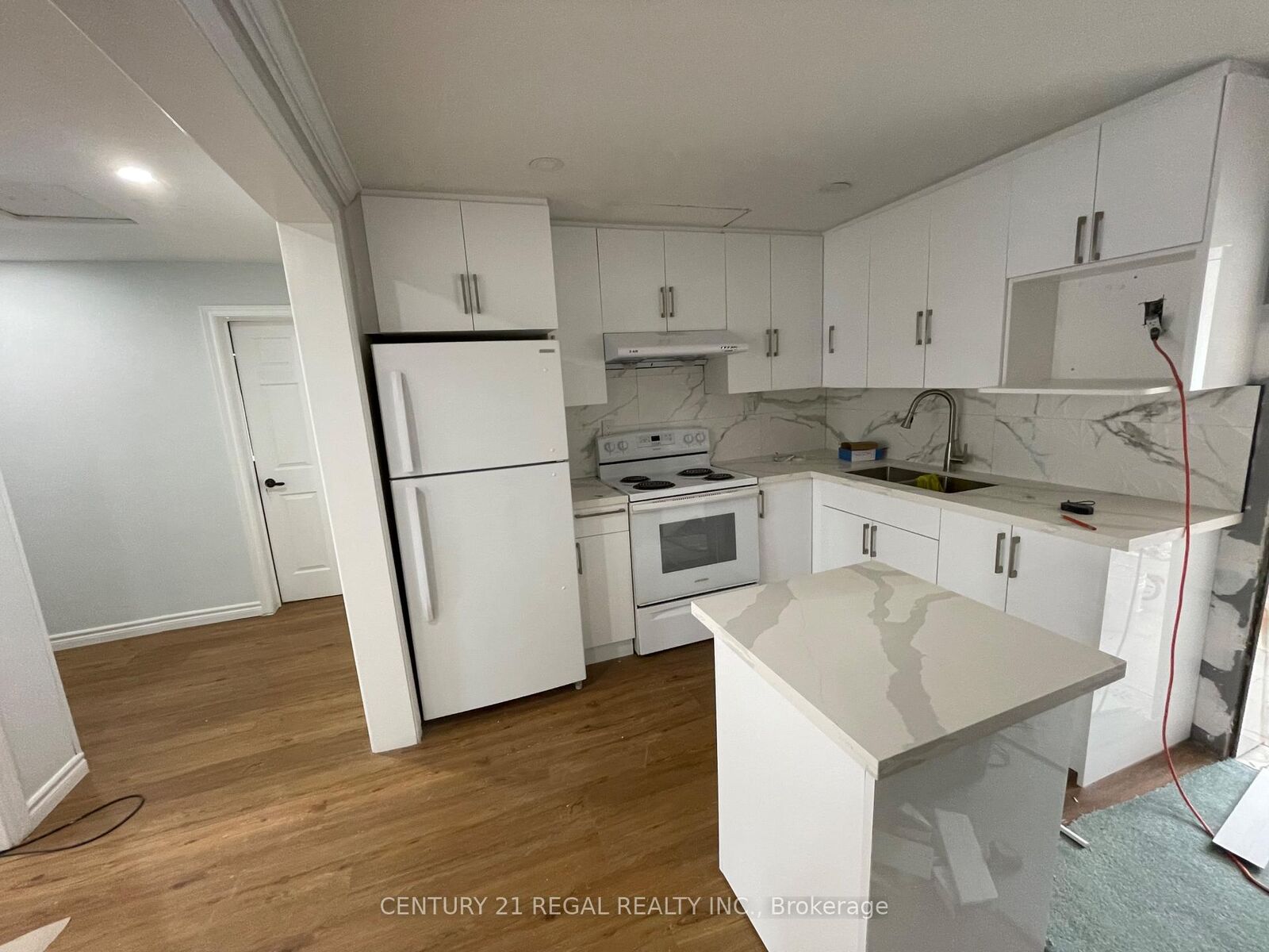 Property Photo: 215 B Queen Street S ON L5M 1L6
