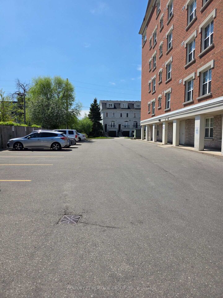 Photo de la propriété: 35 Hunt Avenue 401 ON L4C 4H1