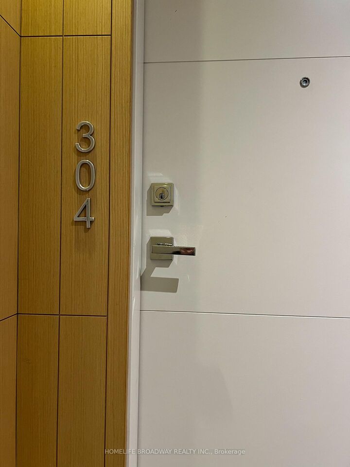 Property Photo:  99 The Donway N/A W 304  ON M3C 0N8 