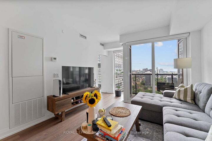 Property Photo:  77 Mutual Street 2501  ON M5B 2A9 