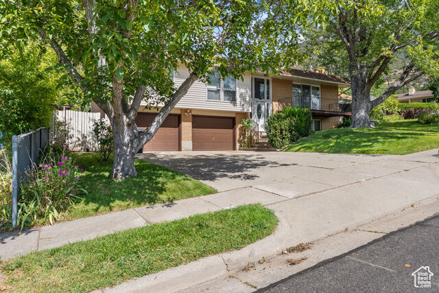 Property Photo: 247 Paulette Way UT 84025