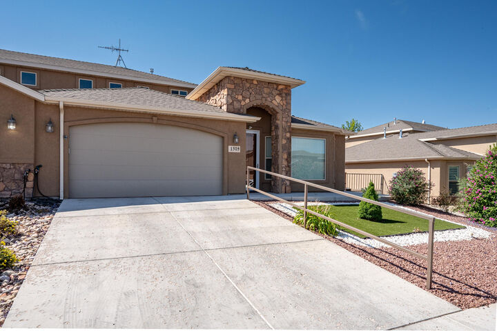 Property Photo: 1329 W 1600 S UT 84720