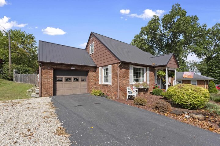 Property Photo: 212 Shady Lane KY 44143
