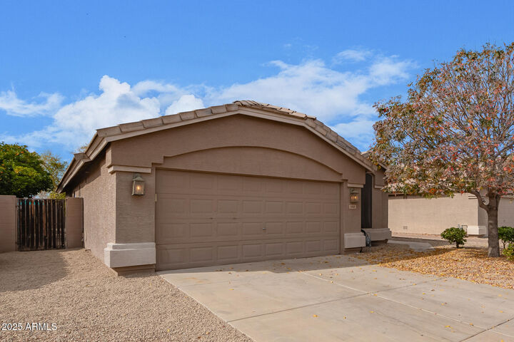 Property Photo: 1148 S Sierra Street AZ 85296