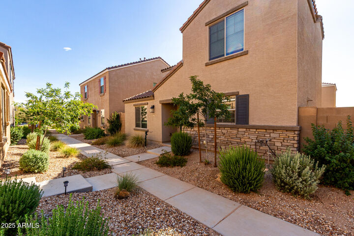 Property Photo: 8059 W Agora Lane AZ 85043