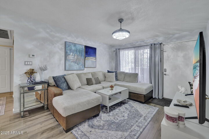 Property Photo:  5757 W Eugie Avenue 2100  AZ 85304 